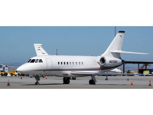 Dassault Falcon 2000 (N233QS)