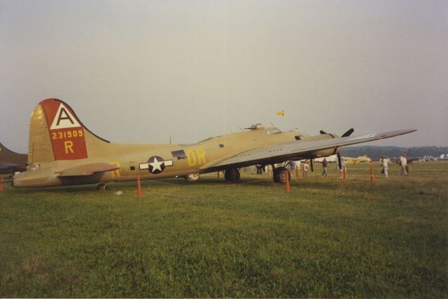 Boeing B-17 Flying Fortress (N93012)