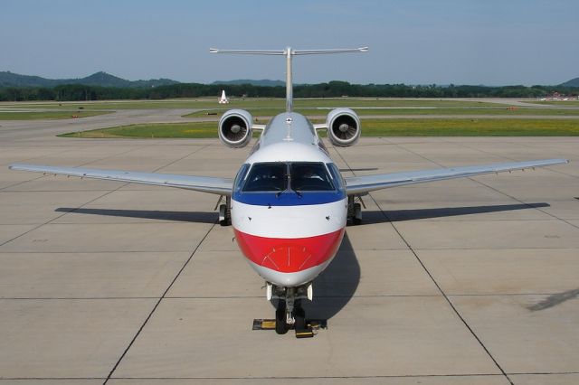 Embraer ERJ-145 (N617AE)