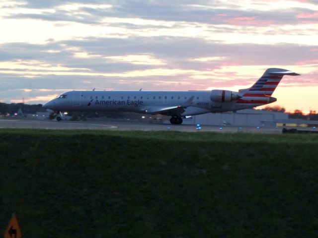 Canadair Regional Jet CRJ-700 (N522AE)