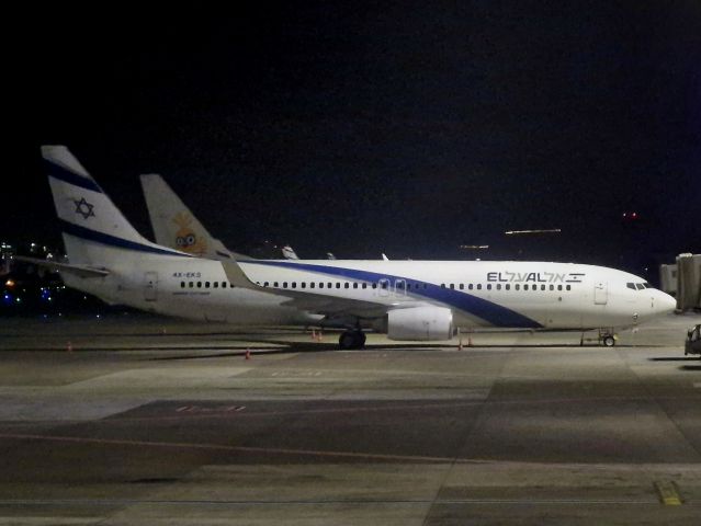 Boeing 737-800 (4X-EKS)