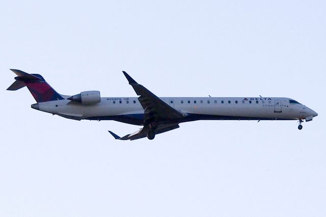 Canadair Regional Jet CRJ-200 (N294PQ)