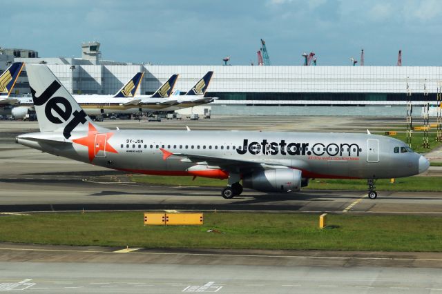 Airbus A320 (9V-JSN)