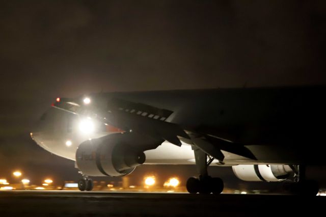 N723FD — - Flaps, spoilers, and reverse thrust on FDX1552 Heavy, an Airbus A300B4-622R (F) arriving on RWY 6L from Memphis Intl – KMEM on the morning of 5 Dec 2020.