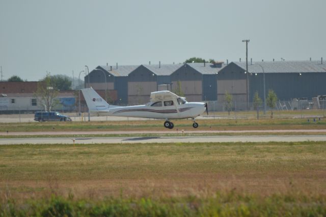 Piper Cherokee (N7886N) - Landing KFSD - 7-17-2012