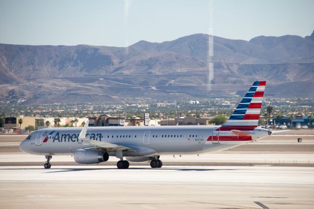 Airbus A321 (N127AA)
