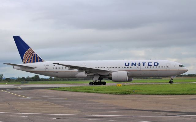 Boeing 777-200 (N792UA) - united b777-222er n792ua dep shannon for LHR after diverting in earlier while routing washington to heathrow 22/7/16.