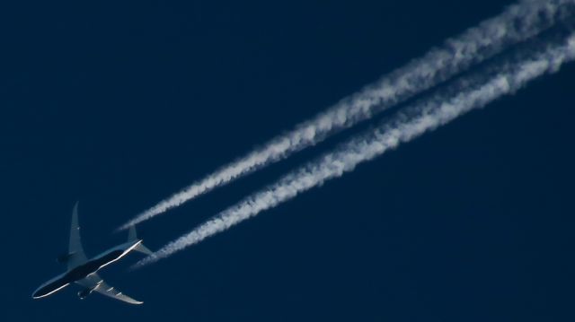 Boeing 787-9 Dreamliner (C-FVLQ) - Air Canada ACA008/AC8 en-route Hong Kong (VHHH/HKG) to Vancouver (CYVR/YVR) at FL370br /Reg: C-FVLQbr /MSN: 38357br /Type: Boeing 787-9 Dream)Liner-- B789--789br /Photo date: 11-28-24br /Upload date: 12-15-24
