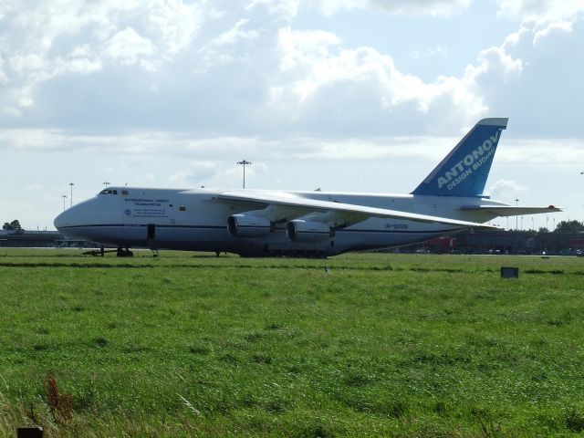 Antonov An-124 Ruslan (UR-82008)