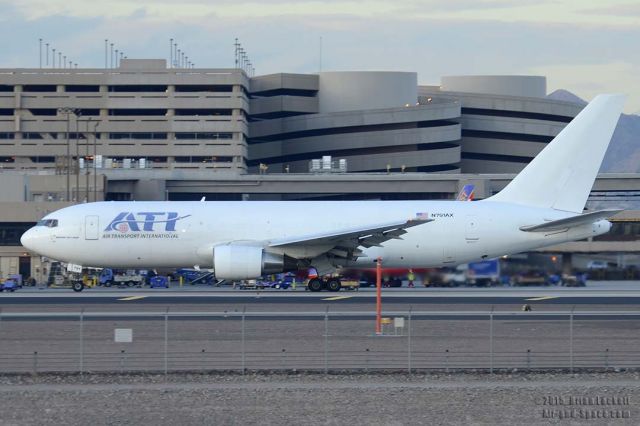 BOEING 767-200 (N791AX) - Air Transport International Boeing 767-281 N791AX at Phoenix Sky Harbor on December 19, 2015. It first flew as N5573K on February 2, 1985. Its construction number is 23141. It was delivered to All Nippon on March 5, 1985. Airborne Express registered it as N791AX on June 27, 2001. It was leased to RIO Linhas Aereas Limited as PR-IOE on July 29, 2011. It was leased to Air Transport International as N791AX on December 4, 2012. 