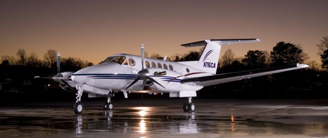 Beechcraft Super King Air 200 (N795CA)