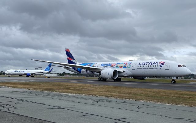 Boeing 787-9 Dreamliner (CC-BGS) - 2023 LATUM Santiago Speciale