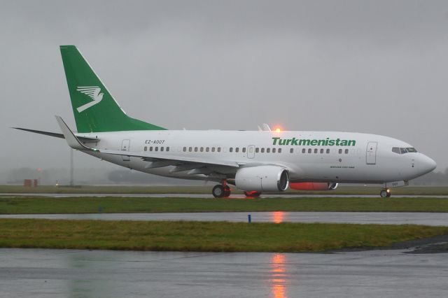 Boeing 737-700 (EZA7) - This aircraft at a miserable,wet Glasgow, returning from heavy maintenance at KCFW, back to home.