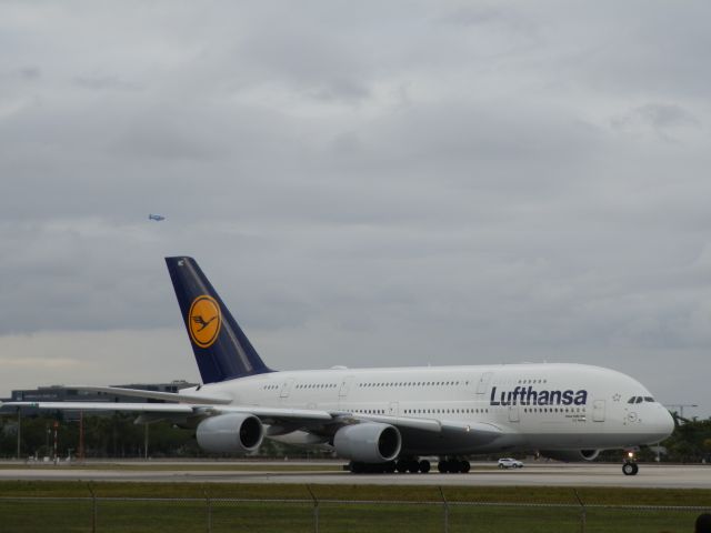 Airbus A380-800 (D-AIMC)