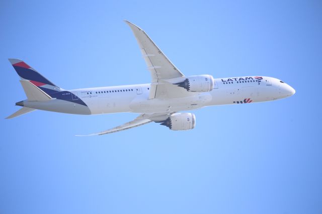 Boeing 787-9 Dreamliner (CC-BGZ)