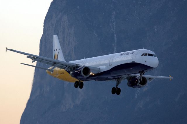 Airbus A321 (G-OZBH)