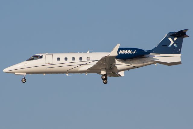 Learjet 60 (N888LJ)