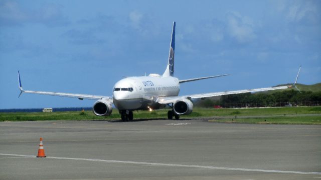 Boeing 737-800 (N26215)