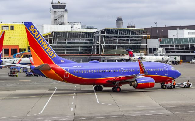 Boeing 737-700 (N485WN)