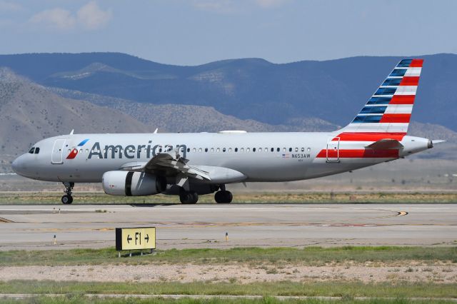 Airbus A320 (N653AW)