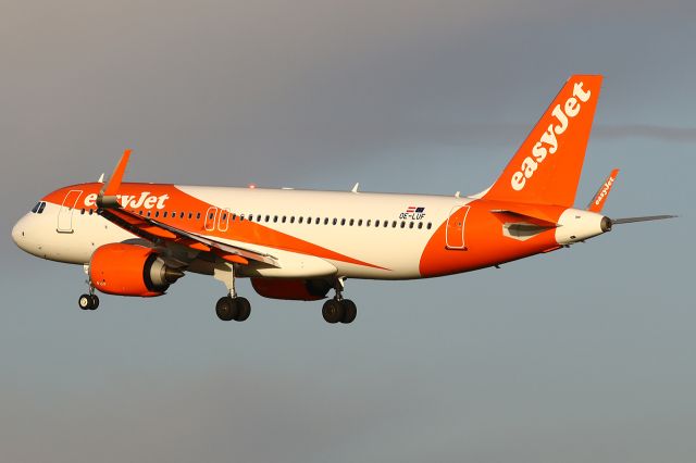 Airbus A320 (OE-LUF)