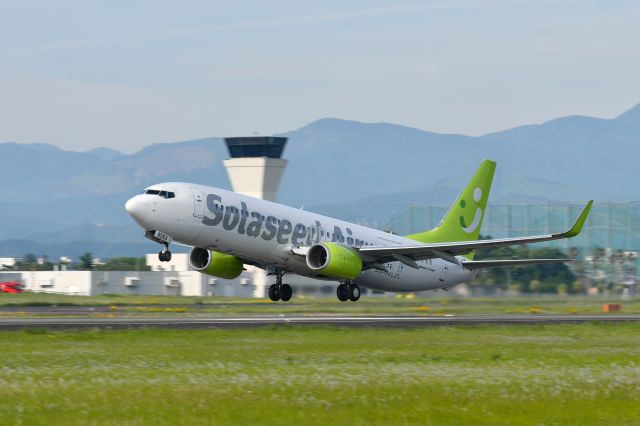 Boeing 737-800 (JA806X)