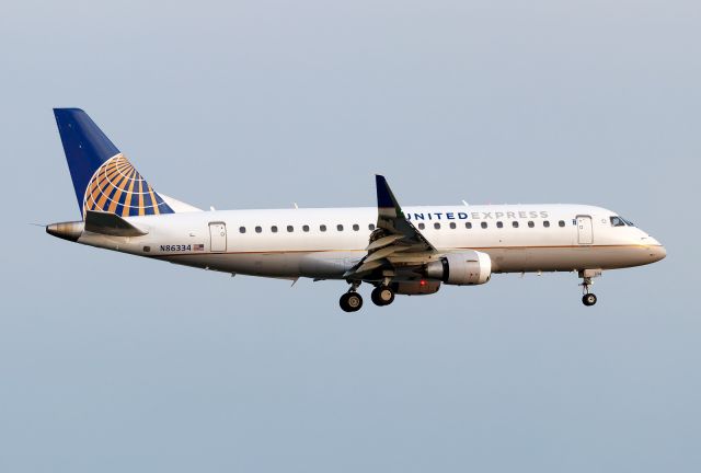 EMBRAER 175 (long wing) (N86334)