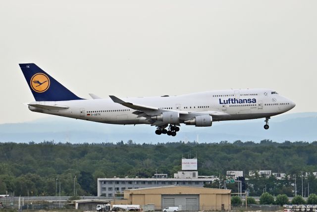 Boeing 747-400 (D-ABTK)