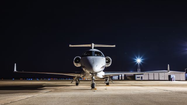 Embraer Phenom 300 (N383QS)