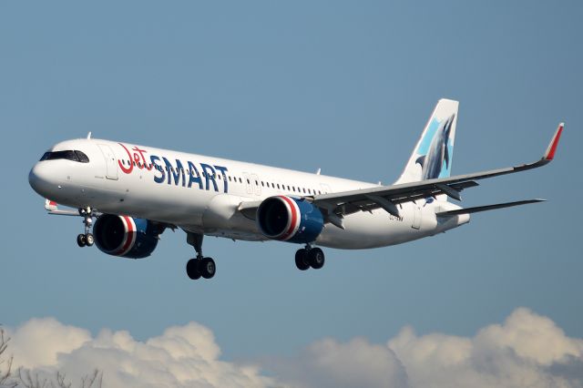 Airbus A321 (CC-AWW)