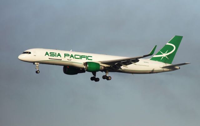 Boeing 757-200 (N688SL) - HNL-SEA  2-27-21