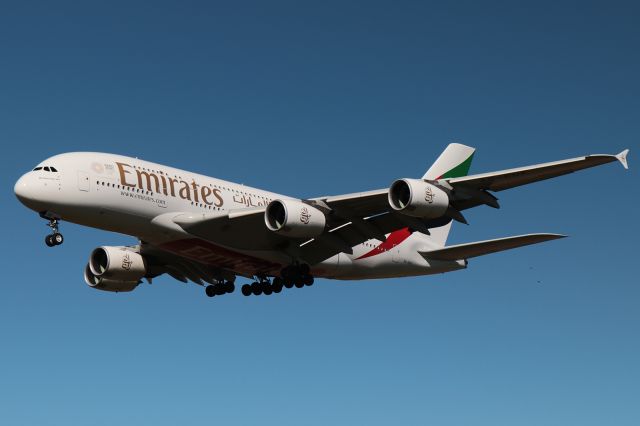 Airbus A380-800 (A6-EUK)