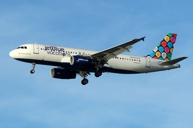 Airbus A320 (N623JB) - JBU 312 arriving from Chicago O'Hare