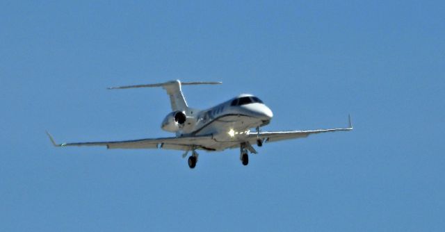 Embraer Phenom 300 (YEL7)