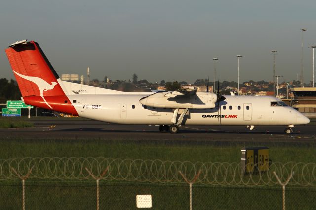 de Havilland Dash 8-300 (VH-SBT)