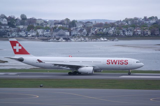 Airbus A330-300 (HB-JHA)