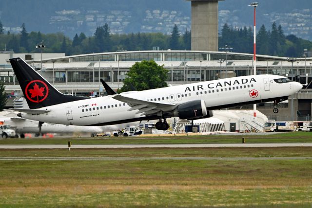 Boeing 737 MAX 8 (C-GEMV)
