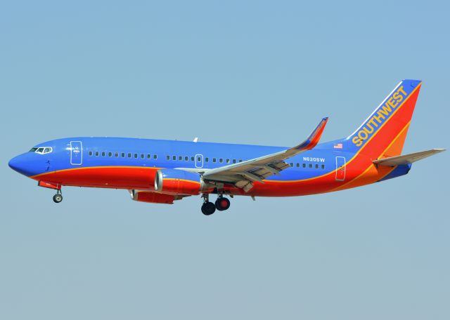 BOEING 737-300 (N620SW)