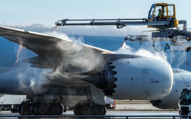 BOEING 747-8 (B-LJI)