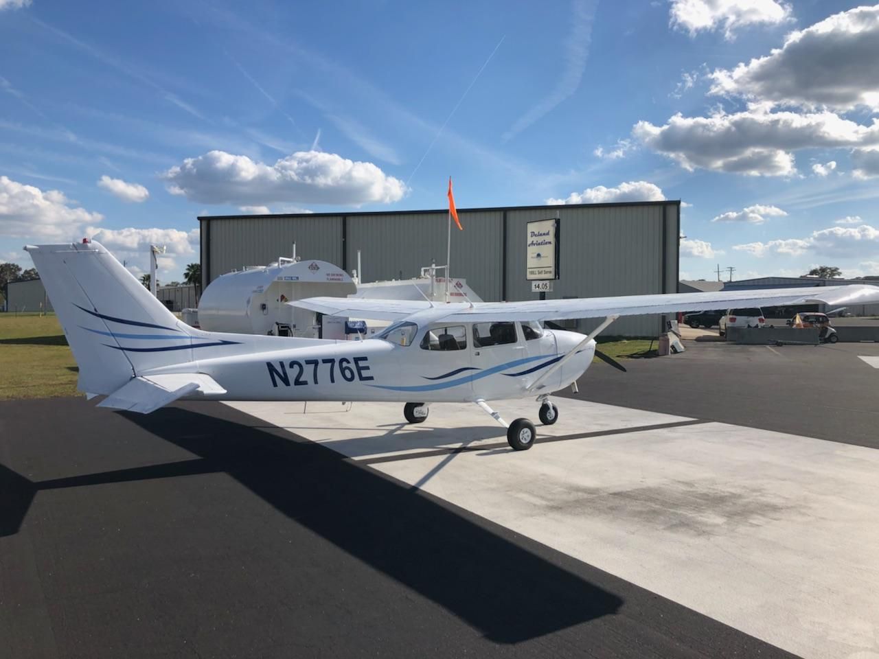 Cessna Skyhawk (N2776E)