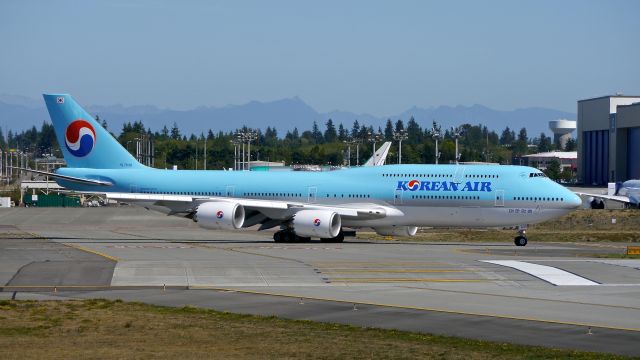 BOEING 747-8 (HL7630) - KAL28D  taxis from the Boeing North gate for its delivery flight to RKSI / ICN on 8.25.15. (ln 1506 / cn 40905). This is the first KAL B748i.