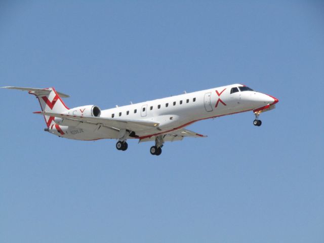 Embraer ERJ-135 (N256JX)