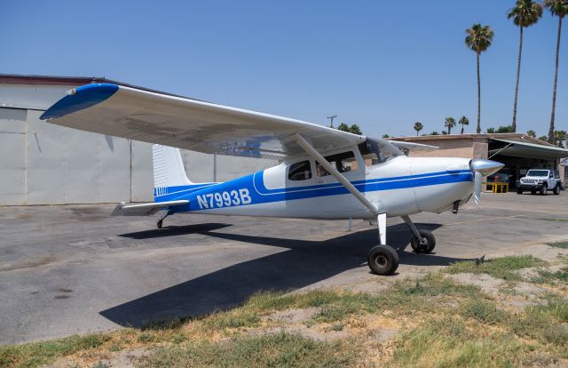 Cessna Skyhawk (N7993B)