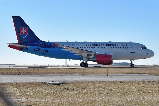 Airbus A319 (OM-BYA) - Slovenska Republika A319 taxiing to customs ramp. 02-20-22
