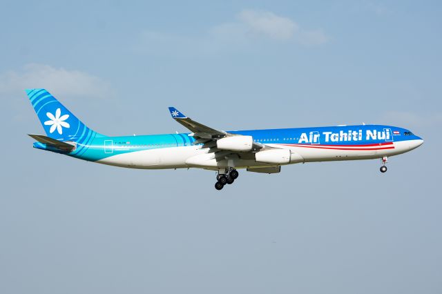 Airbus A340-300 (F-OLOV) - 07/09/2015 Air Tahiti Nui F-OLOV A343 KDFW - 07/09/2015 is the first visit by THT to KDFW. Regular service begins 07/10/2015.