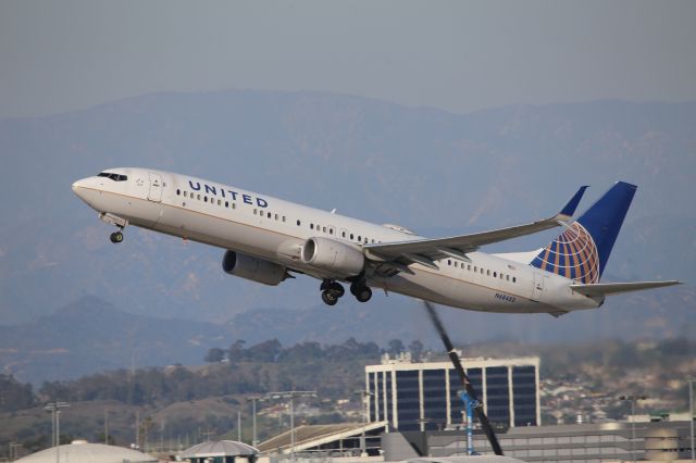 Boeing 737-900 (N68452)