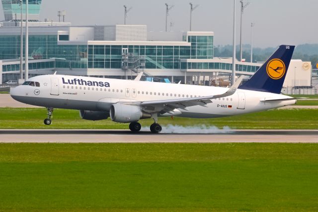 Airbus A320 (D-AIUS)