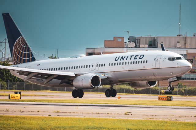 Boeing 737-800 (N37273) - Year: 2001br /Make: Boeingbr /Model: 737-824 (ETOPS)br /Opby: United Airlinesbr /Route: KORD -> KBUFbr /Callsign: UAL2365