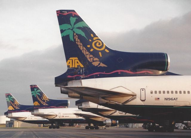 Lockheed L-1011 TriStar (N196AT)