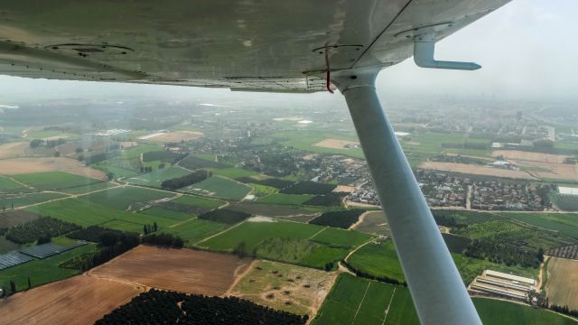 Cessna Skyhawk (4X-CGK) - A flight over "hasharon" north to herzliya airfield 